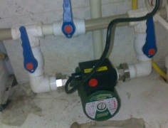 裝個地?zé)嵫h(huán)泵，暖氣一開家里24小時都不冷！